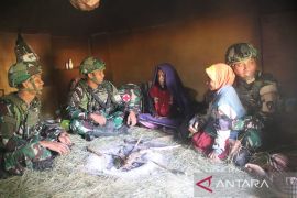 Satgas Yonif 521/DY perkuat komunikasi sosial guna sinergitas