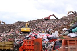 Pemkab Bekasi bersiap tinggalkan metode tumpuk sampah TPA Burangkeng