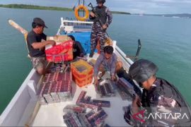 Kapal TNI AL saling kejar dengan penyelundup miras ilegal di perairan Nunukan