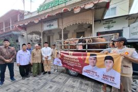 DPC Gerindra Surabaya serahkan satu ekor sapi kurban ke PCNU