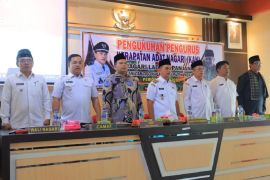 KAN Ladang Panjang dikukuhkan, Wabup Parulian : Jadikan Adat Pondasi menghadapi kehidupan Modern