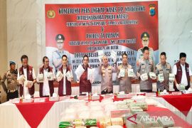 Polda Kalsel sita 54,8 kg sabu dan 10.355 ekstasi jaringan Fredy Pratama