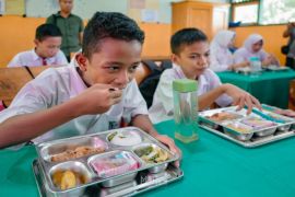Pemkot Banjarbaru luncurkan MBG pertama di SDN 4 Sungai Ulin