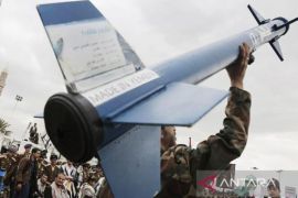 Yaman serang Bandara Ben Gurion Israel dengan rudal balistik