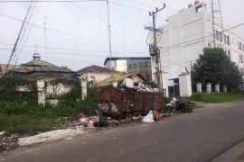 Pemkot Jambi uji  coba 67 RT jemput sampah ke rumah warga