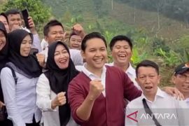 Pemkab Cianjur bersama PPPK dan ASN menanam ratusan pohon durian