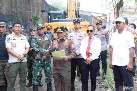 Pemkab Bekasi lanjutkan penertiban bangunan liar untuk menata wilayah