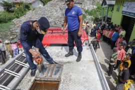 Hari Lingkungan Hidup Sedunia, tumpukan sampah TPA Tanjung Pinggir disiram Ekoenzim
