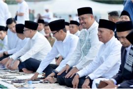 Bobby Nasution Shalat Idul Adha di Lubukpakam Deli Serdang