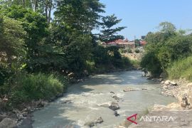 DLH Cirebon meminta pengusaha tambang di Gunung Kuda lakukan reklamasi