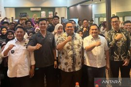 Bupati Samsul Rizal apresiasi dua tokoh HST yang sukses berkiprah di nasional