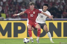 Timnas Indonesia unggul 1-0 atas China di babak pertama