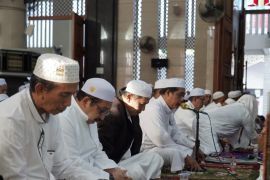 Wabup Banjar dan ratusan jamaah Shalat Id di Masjid Pancasila