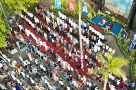 Ribuan warga ikuti Sholat Idul Adha di kawasan Ancol