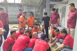 Wujud kepedulian-berbagi sesama di momen Idul Adha, Lapas Kelas III Talu sembelih hewan kurban