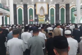 Wagub Malut  Shalat Idul Adha  bersama ribuan masyarakat di Sofifi