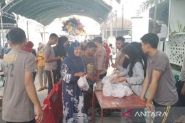 Masjid di Blora bagikan 16.000 paket daging kurban