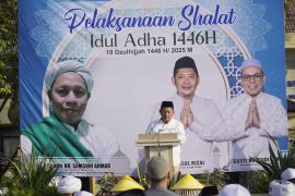 Bupati HST shalat Idul Adha dan open house bersama masyarakat