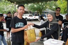 PLN UIW MMU salurkan 68 ekor hewan kurban untuk masyarakat Maluku dan Malut