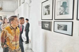 Photo exhibit captures legacy of founding fathers: Zon