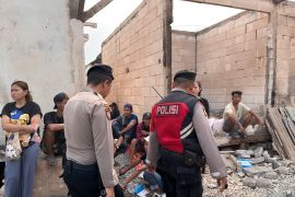 Polda Metro kerahkan personel evakuasi korban kebakaran Penjaringan