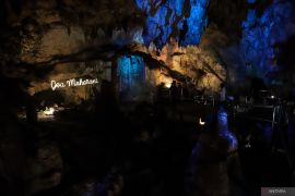 Libur Idul Adha di Gua Maharani Lamongan