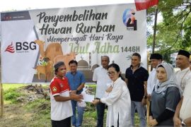 BSG dan Bapekis serahkan hewan kurban di Sulut serta Gorontalo