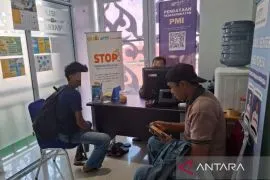 Man kept from illegally going to Cambodia for e-gambling job