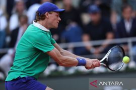 Sinner masih kenakan pelindung siku di Cincinnati Open