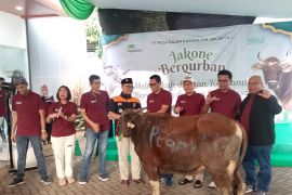 Pegadaian Kanwil 8 Jakarta salurkan 3.000 paket daging kurban