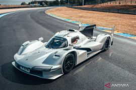 Porsche perkenalkan mobil balap 963 RSP yang legal di jalan raya