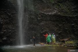 Ritual mendak tirta jelang Yadnya Kasada