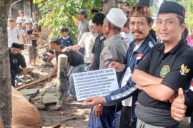 DPP Laskar Sasak sembelih sapi kurban Idul Adha seberat 800 kilogram