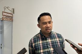 Sebuah kapal bawa 11 ton BBM secara ilegal, polisi kejar asal barang