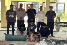 Pemilik mesin tambang timah liar di Bangka ditangkap beserta dua pegawainya