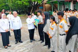 Kepala Disdikbud Kalbar larang sekolah swasta menaikkan iuran sekolah