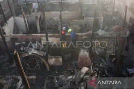 Sembilan rumah di Karuwisi Makassar ludes terbakar