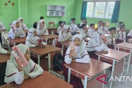 Kemenag: Murid madrasah di Jembrana Bali wajib bawa tumbler air minum