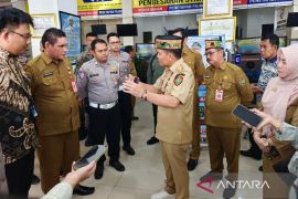 Antisipasi layanan publik lamban, Gubernur Kalteng sidak Samsat