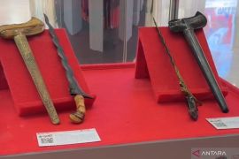 Pemkab Bogor memamerkan pusaka kerajaan di Cibinong City Mall