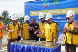 Gubernur Resmikan Bangunan Intake PDAM Jelarai