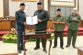 Bupati Banjar sampaikan Raperda LKPj pelaksanaan APBD 2024 ke DPRD