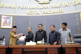 Pemko Padang sampaikan KUA-PPAS Tahun Anggaran 2025