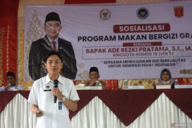 Legislator Ade Rezki dan BGN sosialisasikan MBG di Canduang Agam