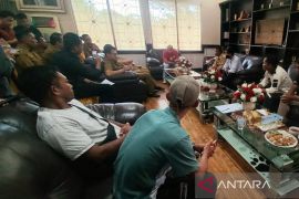 Nelayan Desa Airnyatoh keluhkan limbah aktivitas KIP ke DPRD Babel