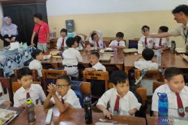Four private schools in W Jakarta to pilot free education: official