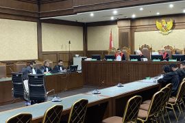 Sebut tak pernah minta suap hakim, ibu Ronald Tannur minta dibebaskan