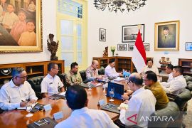 Presiden pimpin ratas bahas "giant sea wall" di sepanjang pantura