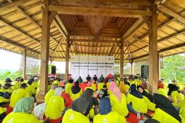 Semen Gresik bina petani lokal melalui SGSP