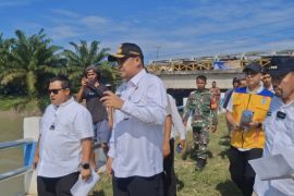 Gubernur kunjungi tanggul jebol Dalu-Dalu, janjikan solusi untuk warga Batubara